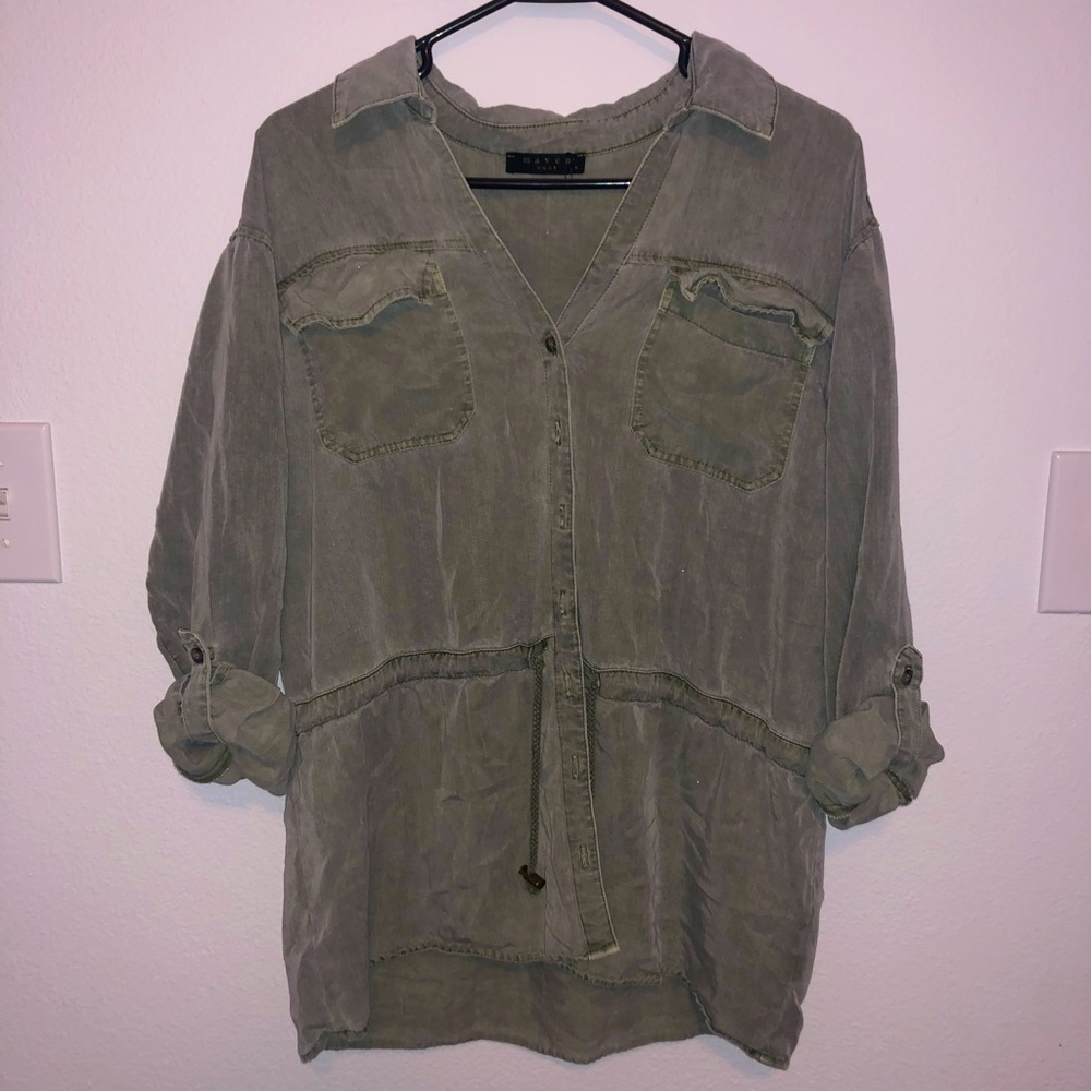 Women’s green/gray button-up blouse